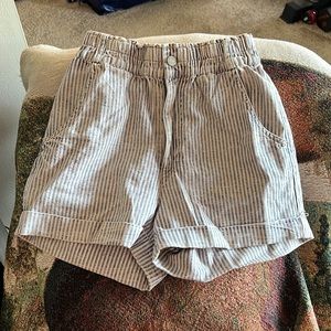 BDG, size small, striped elastic waist band shorts with pockets.